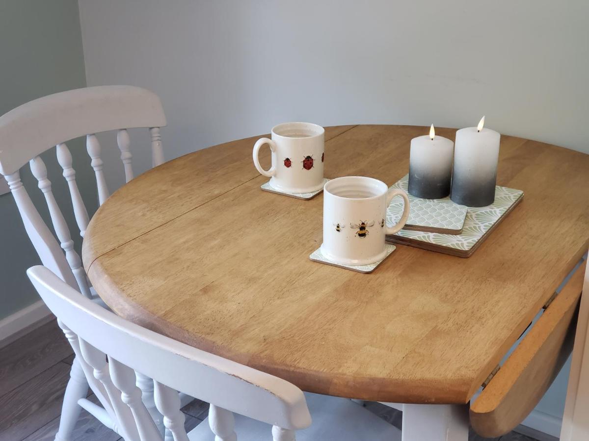 Luxury Self Catering With Cosy Cabin & Sauna In 콜체스터 외부 사진