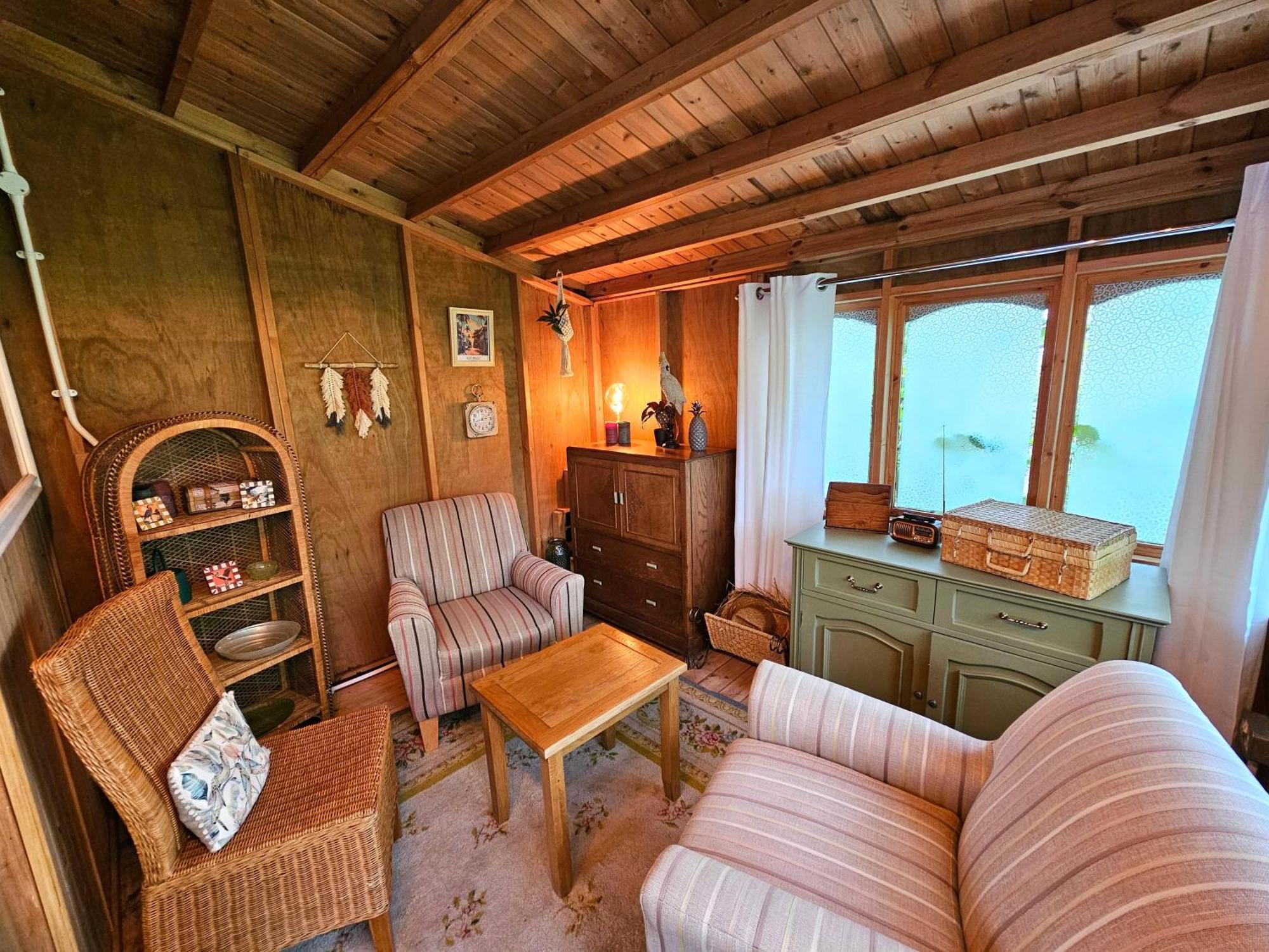 Luxury Self Catering With Cosy Cabin & Sauna In 콜체스터 외부 사진